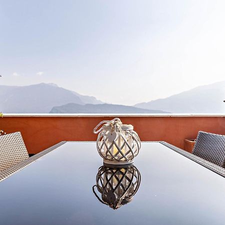 Casa Sara With Swimming Pool Apartamento Riva del Garda Exterior foto
