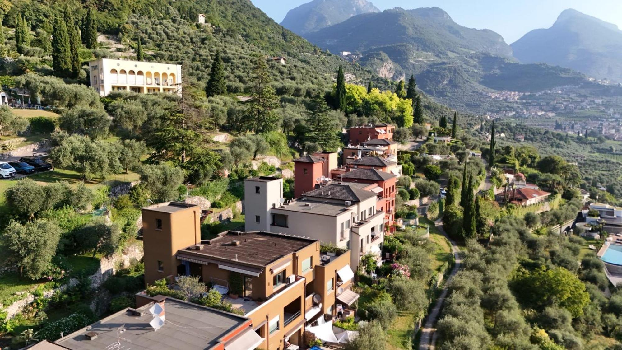 Casa Sara With Swimming Pool Apartamento Riva del Garda Exterior foto