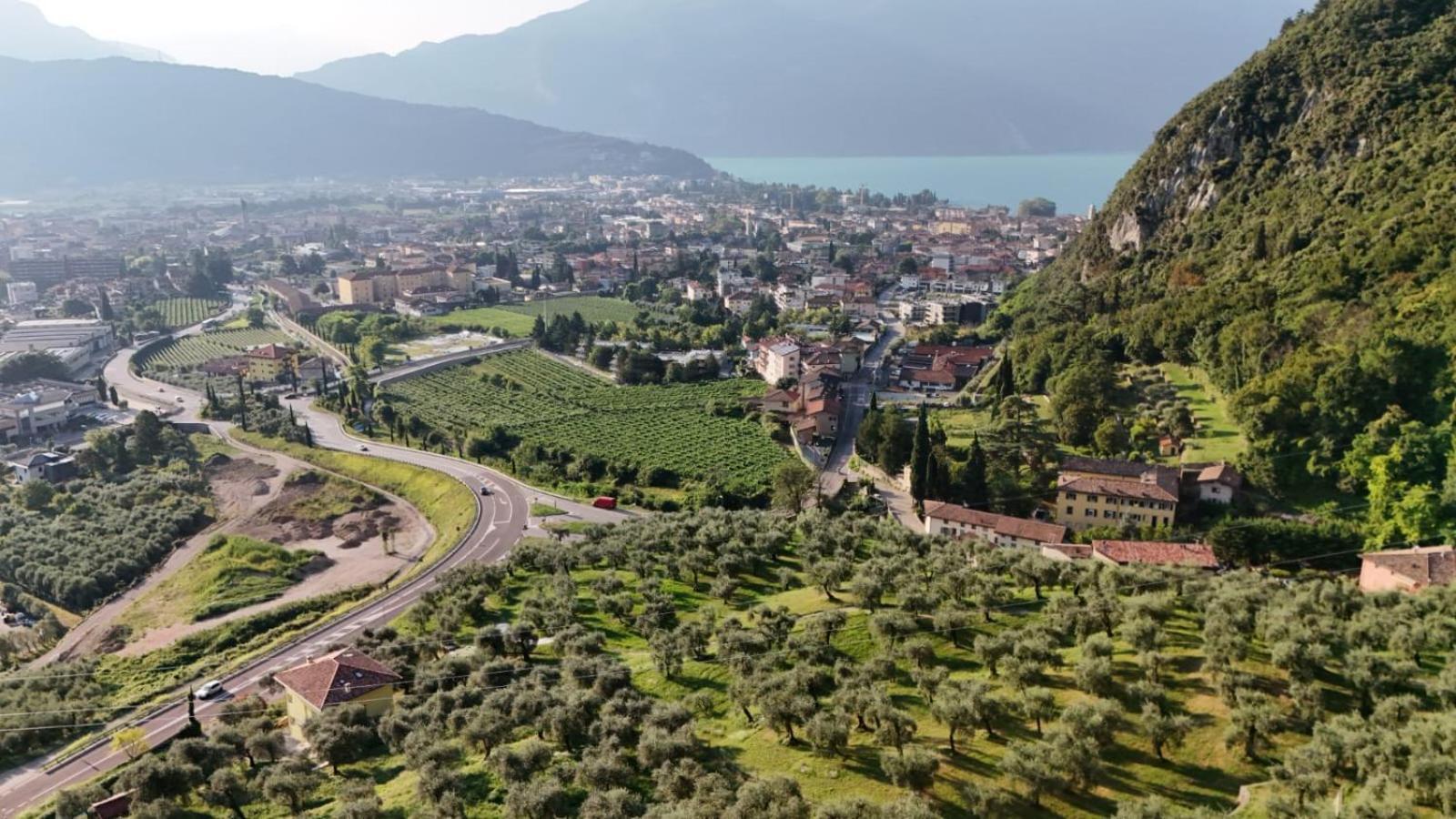 Casa Sara With Swimming Pool Apartamento Riva del Garda Exterior foto