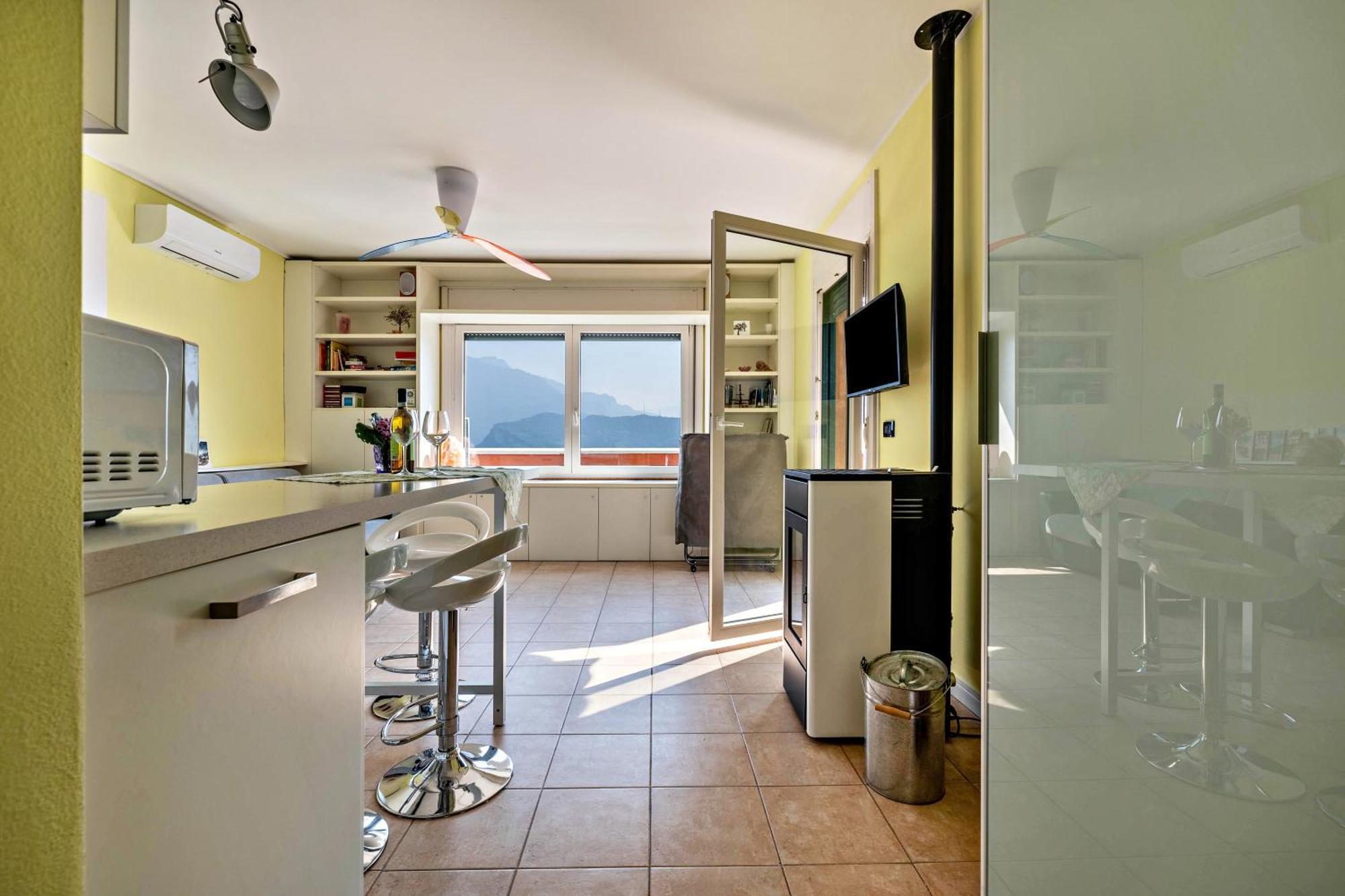 Casa Sara With Swimming Pool Apartamento Riva del Garda Exterior foto