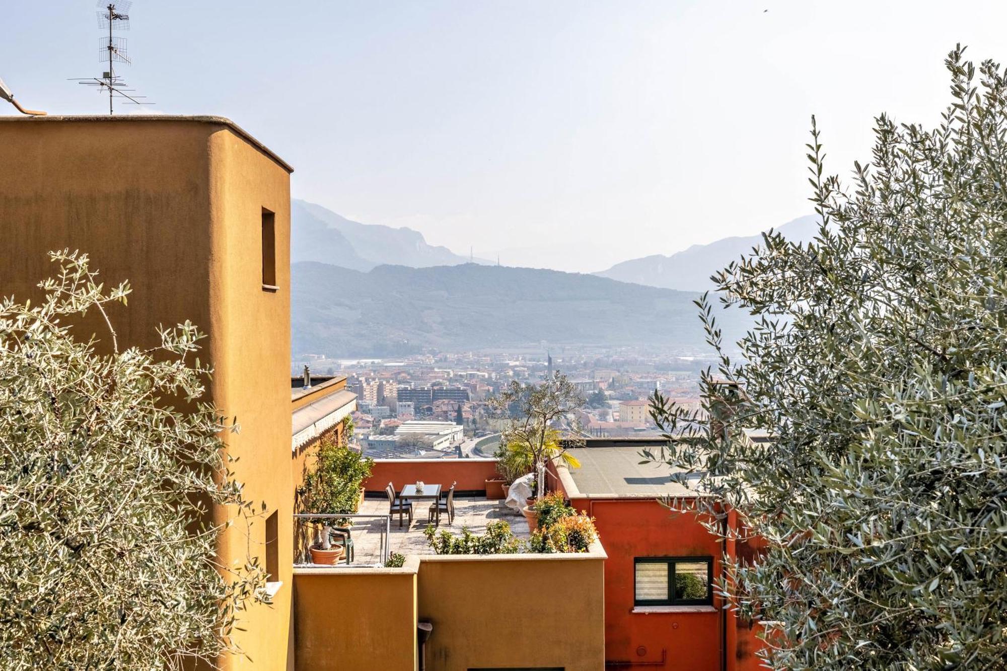 Casa Sara With Swimming Pool Apartamento Riva del Garda Exterior foto