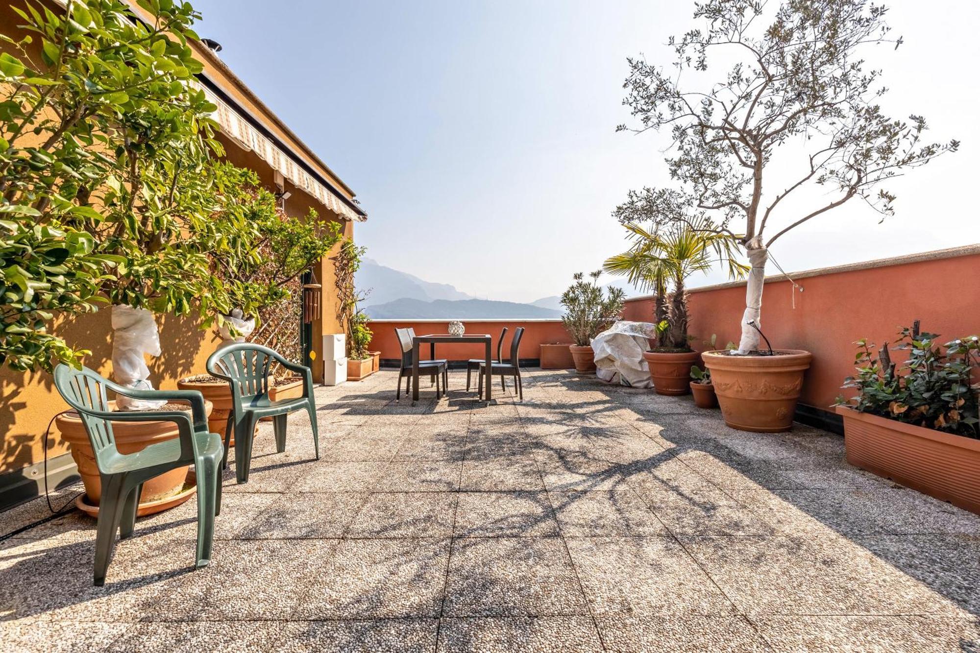 Casa Sara With Swimming Pool Apartamento Riva del Garda Exterior foto